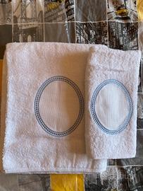 Asciugamani da ricamo