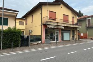 Marano negozio di circa 25mq libero da subito