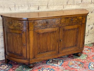 Credenza sagomata in noce