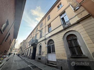 MONOLOCALE A TORINO