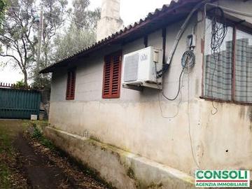 Rustico con terreno a Fiumefreddo