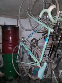 bicicletta bianchi da corsa 