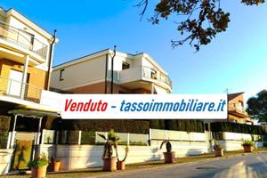 Appartamento di 110 m² con più di 5 locali e box a
