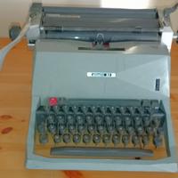 Macchina da Scrivere Olivetti 82 Diaspron