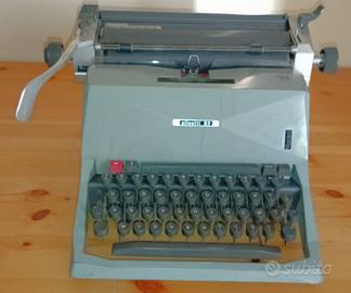 Macchina da Scrivere Olivetti 82 Diaspron