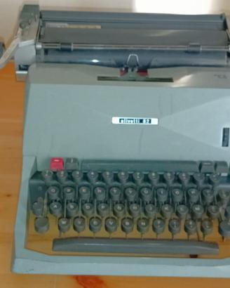 Macchina da Scrivere Olivetti 82 Diaspron