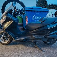 Suzuki 125 burgman per pezzi ricambio