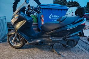 Suzuki 125 burgman per pezzi ricambio