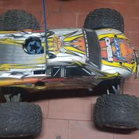 modellino radio comandato Traxxas Revo