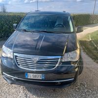 Lancia Voyager 