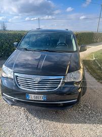 Lancia Voyager 