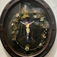Vecchio crocifisso in gesso - cornice con vetro