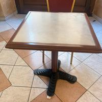 Tavolo 68x68 con sedie vintage