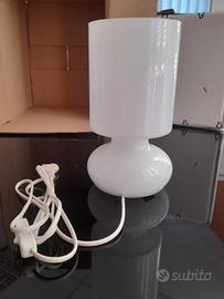 Lampada da tavolo Ikea Lykta in vetro bianco