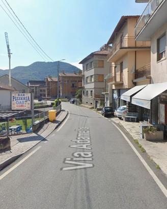 Trilocale con balcone e posto auto ad Esino Lario