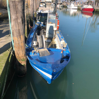 Barca con licenza da pesca