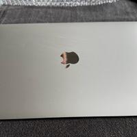 MacBook Air M1 cover schermo rotto