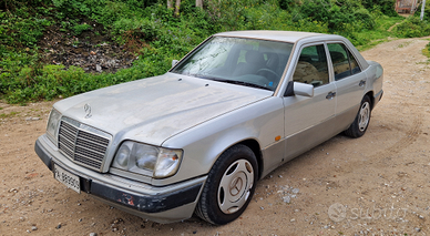 1993 Mercedes 200E-16