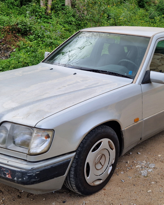 1993 Mercedes 200E-16