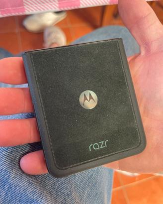 Motorola RAZR 60 Ultra flip 512 gb