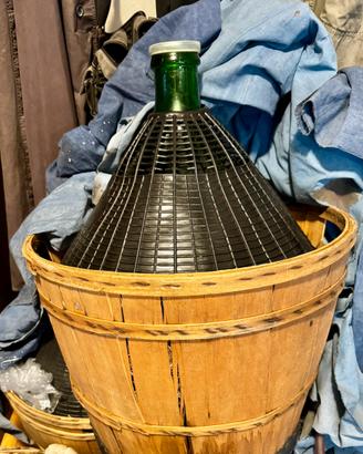 Nr 5 damigiane vino 54 litri - 10 euro cadauna