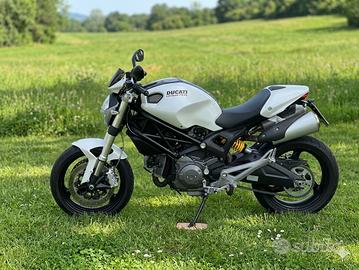 Ducati Monster 696 benzina