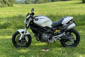 Ducati Monster 696 benzina
