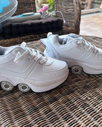 Scarpe con pattini a rotelle