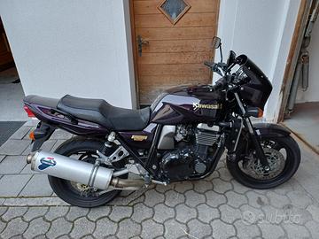 kawasaki zrx 1100