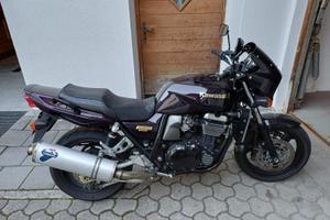 kawasaki zrx 1100
