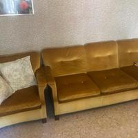 divano letto piu due poltrone piu mobile tv