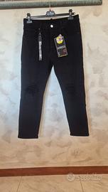 pantaloni jeans neri taglia 46  NUOVI