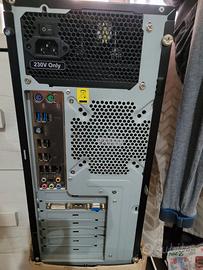 pc fisso core i3 4  gb ram 500 gb hd  