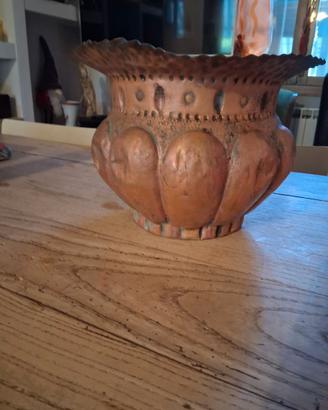 portavaso in rame sbalzato anni 50'