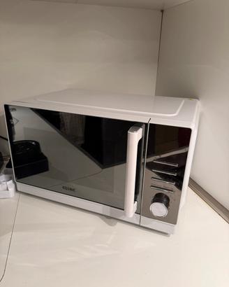 Microonde compatto Koenic moderno