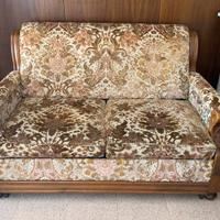 Divano letto e due poltrone