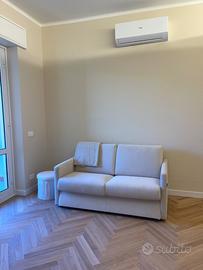 Divano letto due posti mai usato - Dondi Salotti