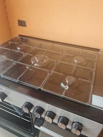 cucina 5 fuochi a gas con forno elettrico 