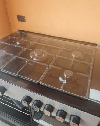 cucina 5 fuochi a gas con forno elettrico 