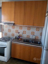 arredi cucina con forno e piano cottura