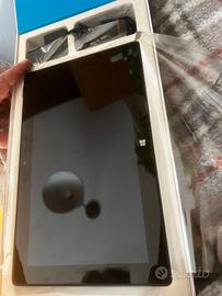 Tablet Surface Windows RT con cover touch e Office