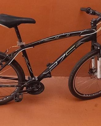 Mountain Bike 27.5'' in lega leggera