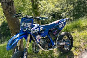 YZ 125 con tripla omologazione