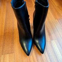 stivaletti con tacco alto 