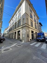 NEGOZIO A FIRENZE