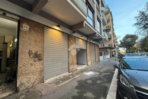 NEGOZIO A ROMA
