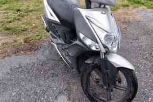 scooter Aprilia 