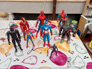 Personaggi Marvel Avengers alti 30 cm