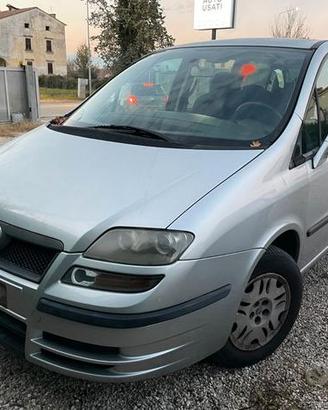 Ricambi usati per Fiat Ulysse 2.2 JTD 2004 4HW
