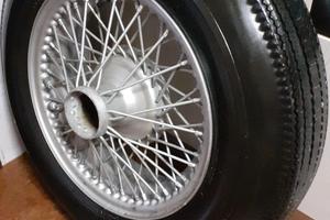 Ruote a raggi Jaguar epoca